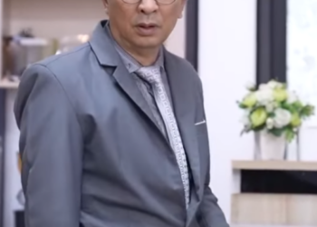 T1512015 พ่อค้าใส่สูทขายข้าว สงสัยอยากจะเป็นประธานบริษัท! 440895385580368 part2