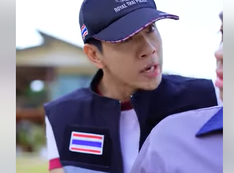 B2912040 พนักงานรีสอร์ททำตัวเป็นเก้าอี้ ทำเกินหน้าที่ จิตใจแบบนี้ที่คนไทยต้องการ EP