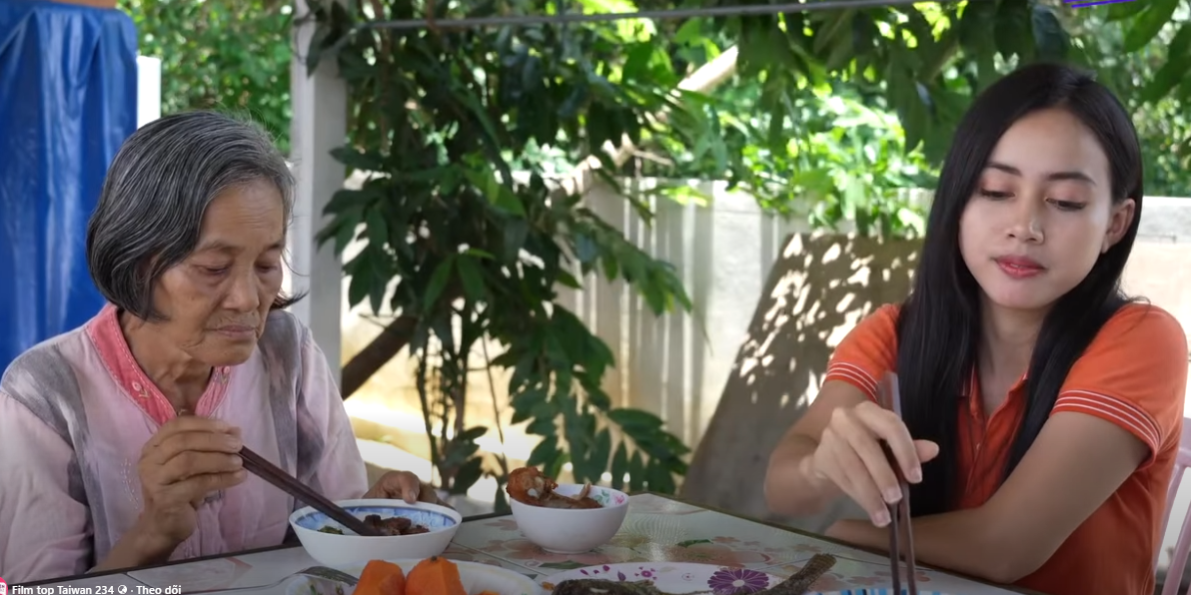 A0112080 ขึ้นมานั่งเก้าอี้สิยายแก่ ลูกชายแกจะกลับมาแล้ว! 530035358231120 part2