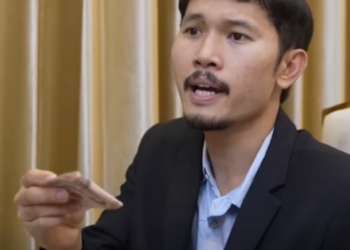 N3112028 เด็กเสิร์ฟใจกล้า แอบขโมยอาหารร้านหรู! 513671897879349 part2