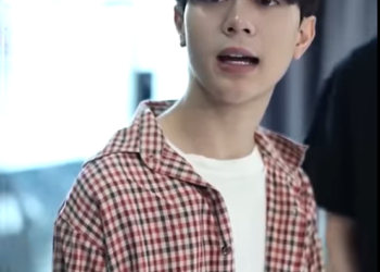 M2701050 แม่พาแฟนใหม่เข้าบ้าน แต่เด็กกว่าเป็นสิบปี🥶😱 1229842871449471 part2